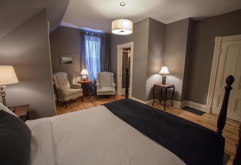Bed and Breakfast Hillhurst Inn | Charlottetown | Prince Edward Island | Canada 20