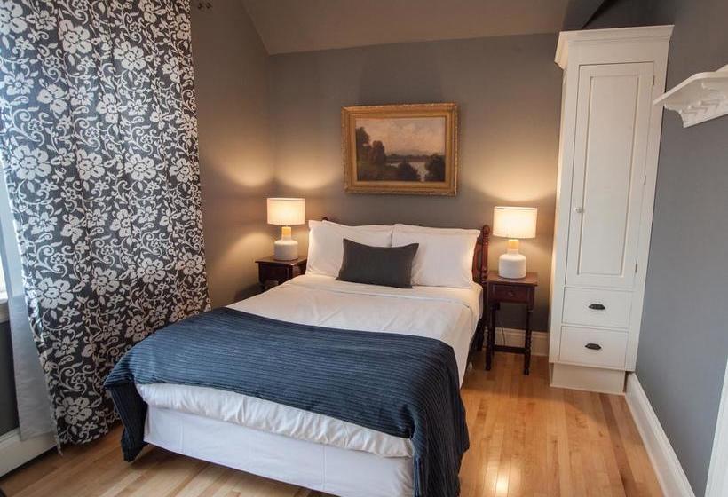 Bed and Breakfast Hillhurst Inn | Charlottetown | Prince Edward Island | Canada 8