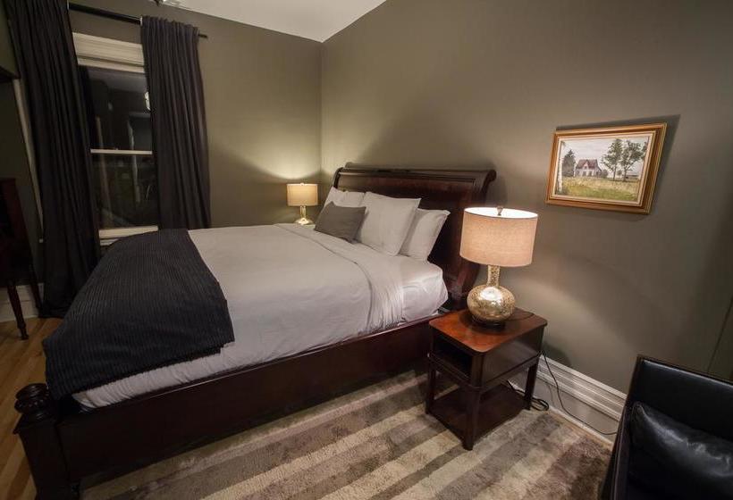 Bed and Breakfast Hillhurst Inn | Charlottetown | Prince Edward Island | Canada 9