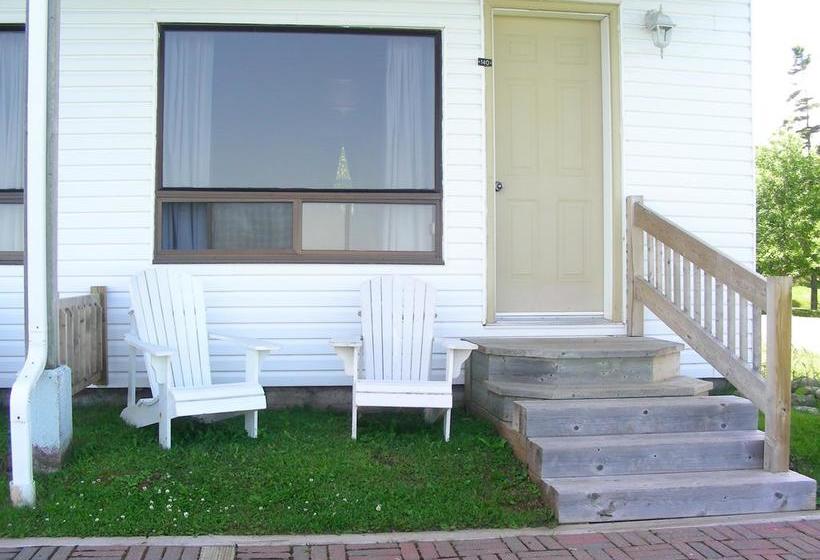 Hôtel La Côte Surprise | Perce | Quebec | Canada 20