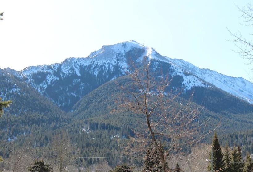 Hotel Cosmopolitan | Blairmore | Alberta | Canada 4