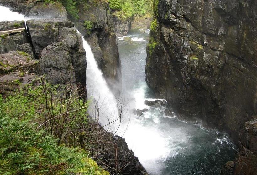 Money Pennies Bed And Breakfast | Campbell River | British Columbia | Canada 17