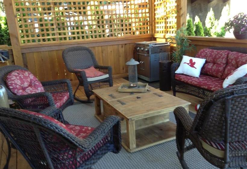 Money Pennies Bed And Breakfast | Campbell River | British Columbia | Canada 3