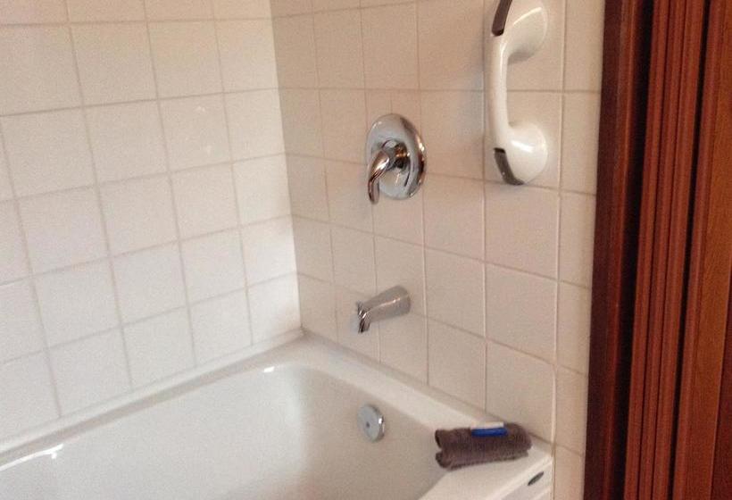 Money Pennies Bed And Breakfast | Campbell River | British Columbia | Canada 5