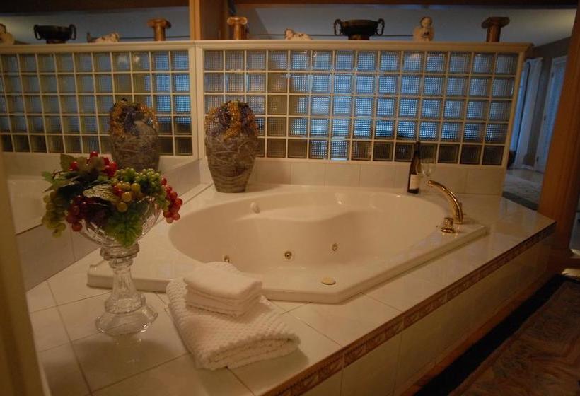 Long Lake Waterfront Bed And Breakfast | Nanaimo | British Columbia | Canada 11