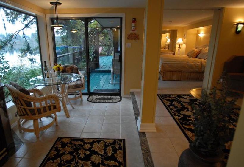 Long Lake Waterfront Bed And Breakfast | Nanaimo | British Columbia | Canada 16