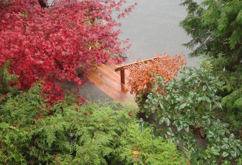 Long Lake Waterfront Bed And Breakfast | Nanaimo | British Columbia | Canada 19