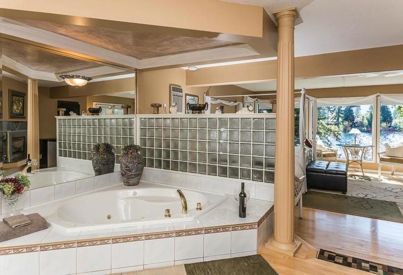 Long Lake Waterfront Bed And Breakfast | Nanaimo | British Columbia | Canada 5