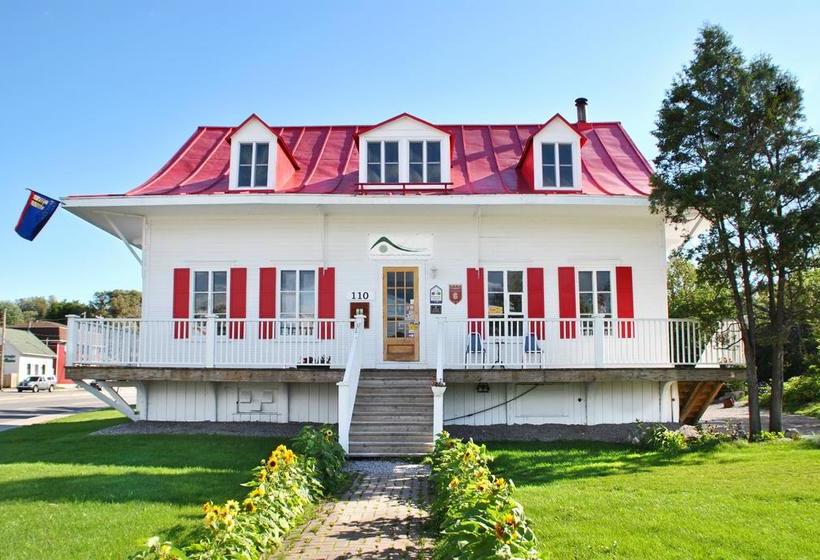 Hostel Auberge De Saguenay La Maison Price | Saguenay | Quebec | Canada