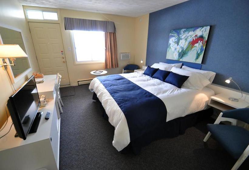 Hostel Auberge Le Parasol | Saguenay | Quebec | Canada 18