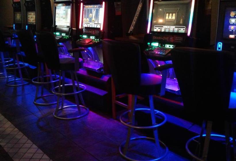 Hostel Auberge Le Parasol | Saguenay | Quebec | Canada 2