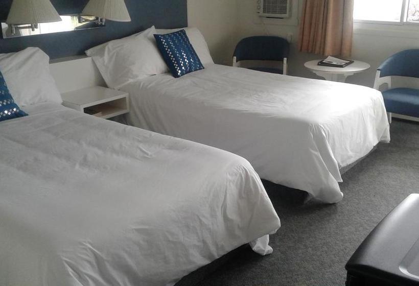 Hostel Auberge Le Parasol | Saguenay | Quebec | Canada 8