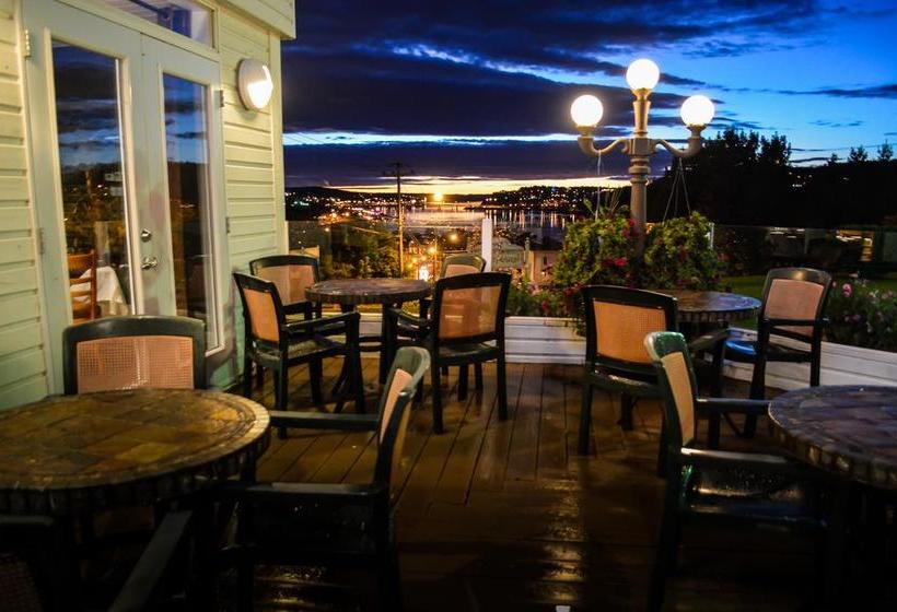 Hostel Auberge Le Parasol | Saguenay | Quebec | Canada 9