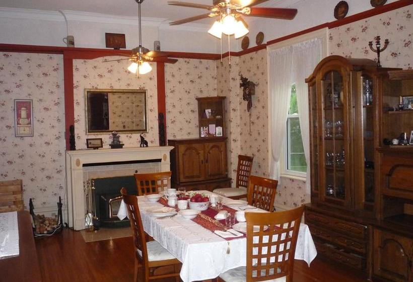 Place Victoria Place Bed & Breakfast | Belleville | Ontario | Canada 1