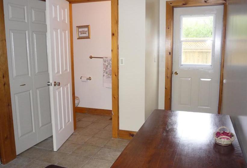 Place Victoria Place Bed & Breakfast | Belleville | Ontario | Canada 15