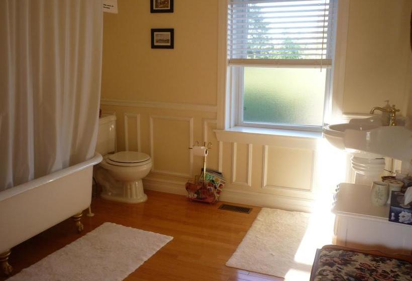 Place Victoria Place Bed & Breakfast | Belleville | Ontario | Canada 6