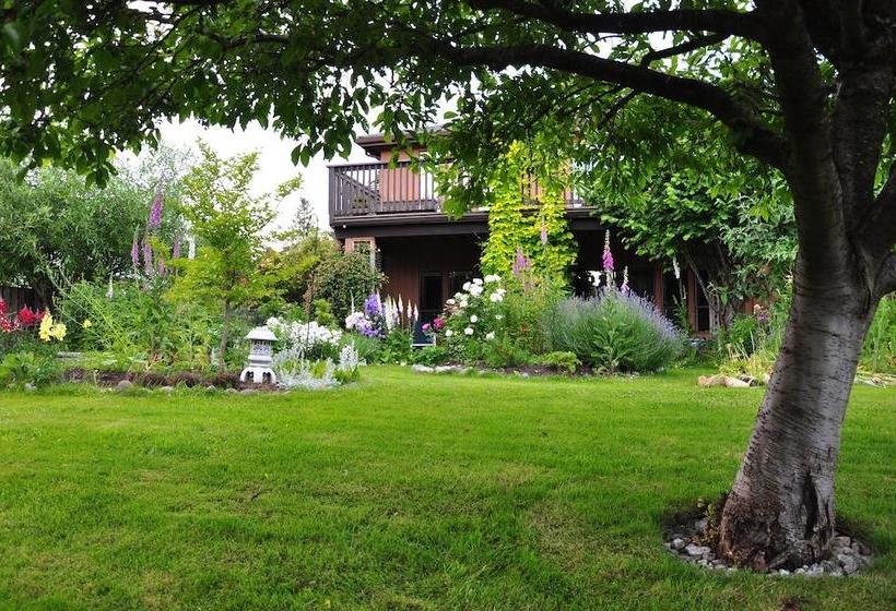 Stafford House Bed & Breakfast | Courtenay | British Columbia | Canada 1