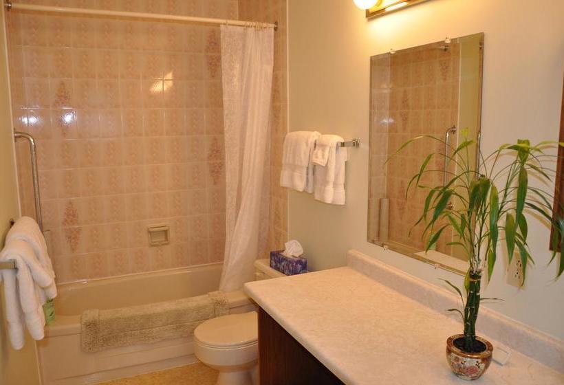 Stafford House Bed & Breakfast | Courtenay | British Columbia | Canada 3