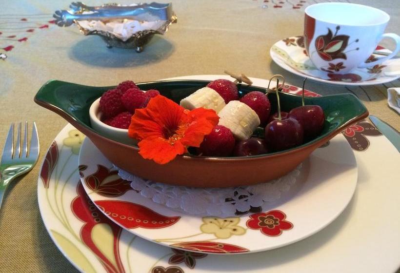 Bed and Breakfast Gîte Couette Et Girouette | Sainte Adele | Quebec | Canada 2