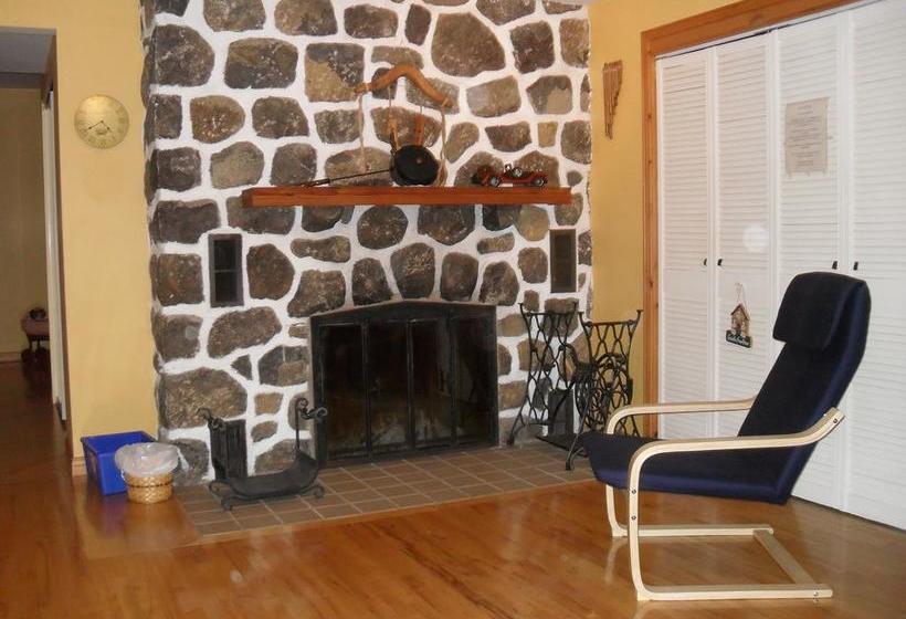 Bed and Breakfast Gîte Couette Et Girouette | Sainte Adele | Quebec | Canada 5