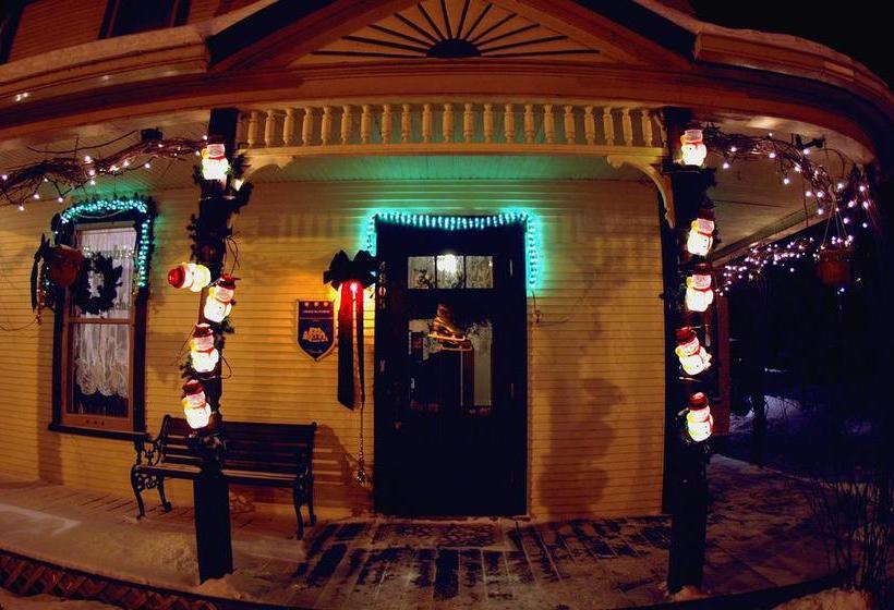 Hostel O Berge Du Pignon | Waterloo | Quebec | Canada 13