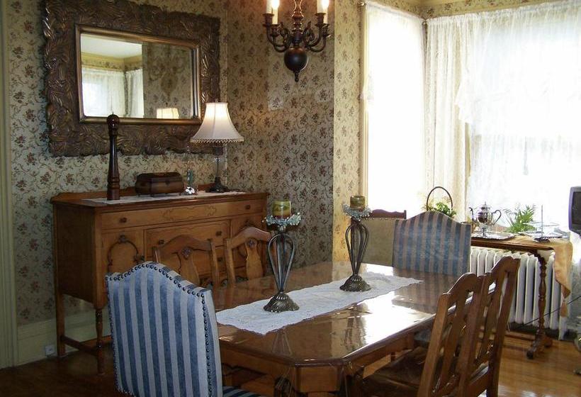 Hostel O Berge Du Pignon | Waterloo | Quebec | Canada 14