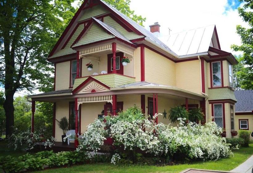 Hostel O Berge Du Pignon | Waterloo | Quebec | Canada 18