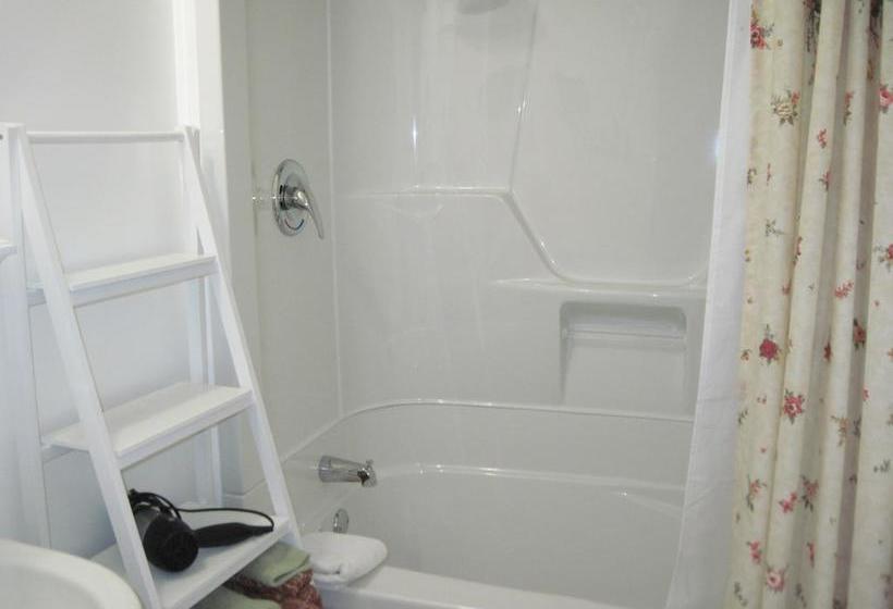 Hostel O Berge Du Pignon | Waterloo | Quebec | Canada 19