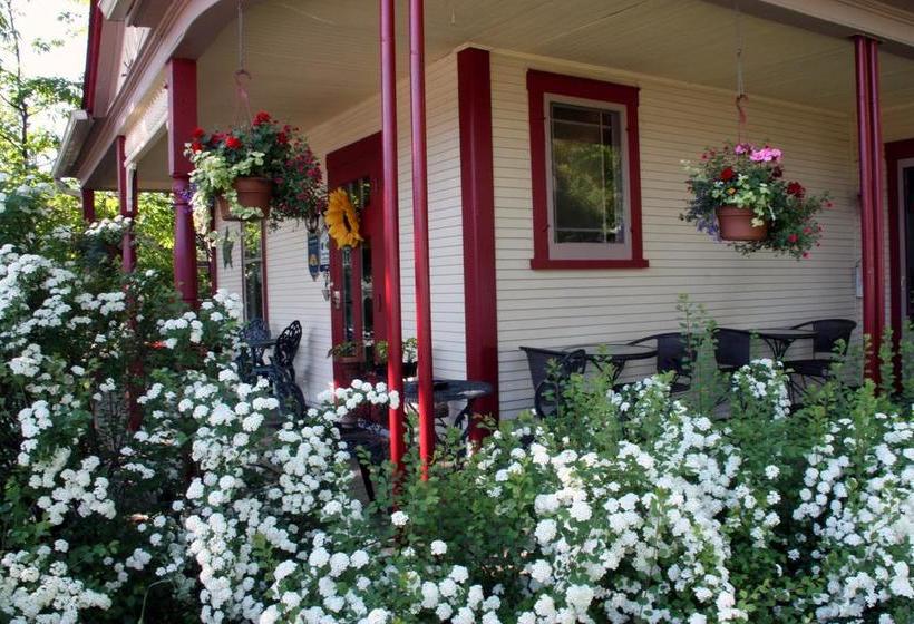 Hostel O Berge Du Pignon | Waterloo | Quebec | Canada 2