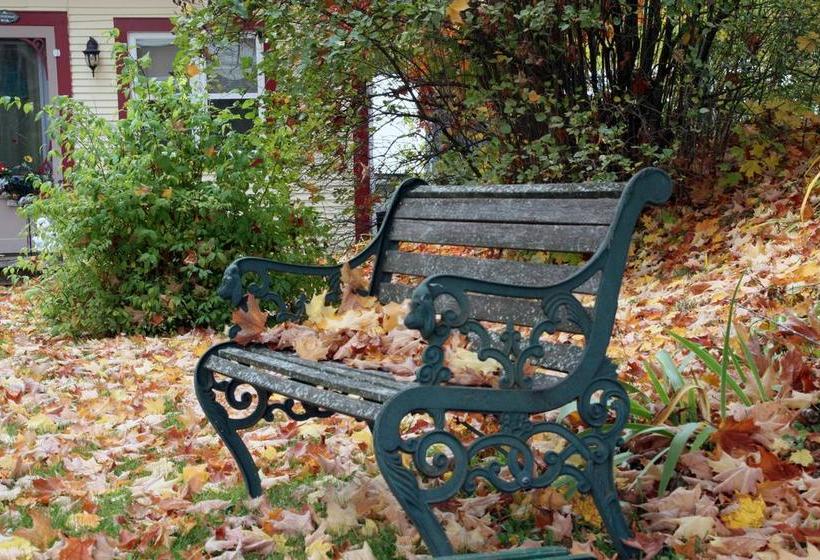 Hostel O Berge Du Pignon | Waterloo | Quebec | Canada 8