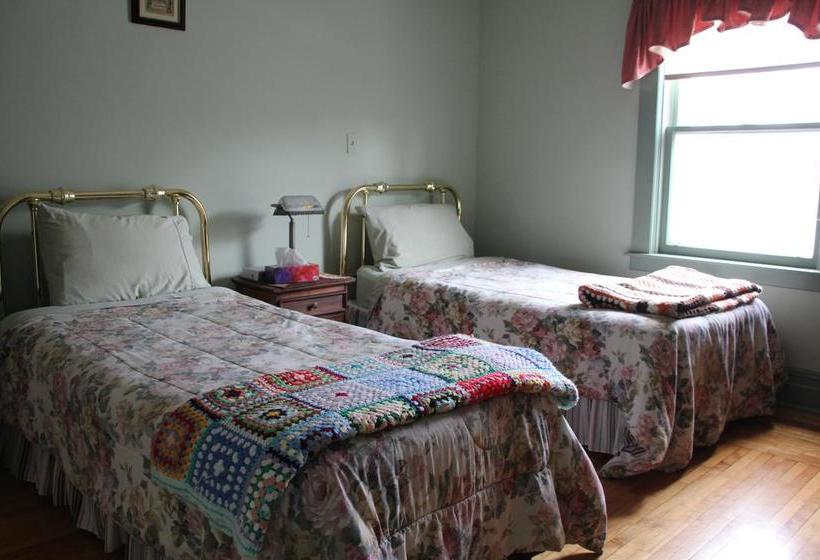 Leah Jane S Bed & Breakfast | Moneton | New Brunswick | Canada 13