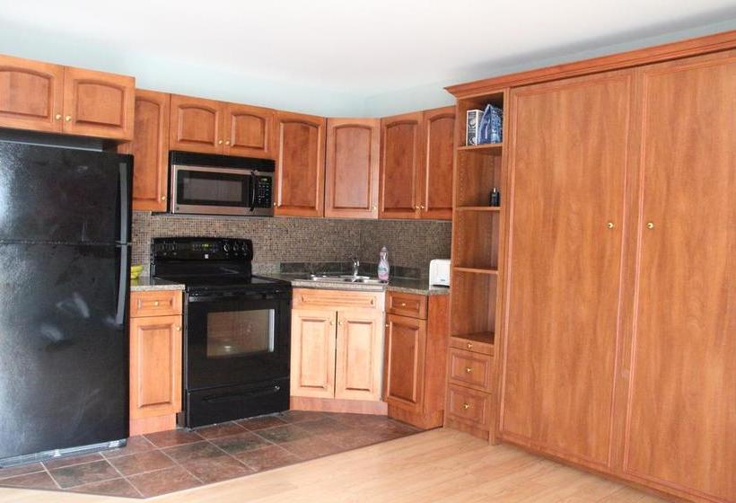 Leah Jane S Bed & Breakfast | Moneton | New Brunswick | Canada 16