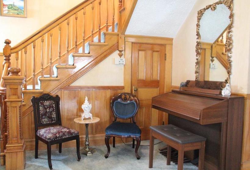 Leah Jane S Bed & Breakfast | Moneton | New Brunswick | Canada 3