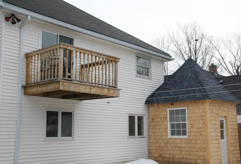 Leah Jane S Bed & Breakfast | Moneton | New Brunswick | Canada 7