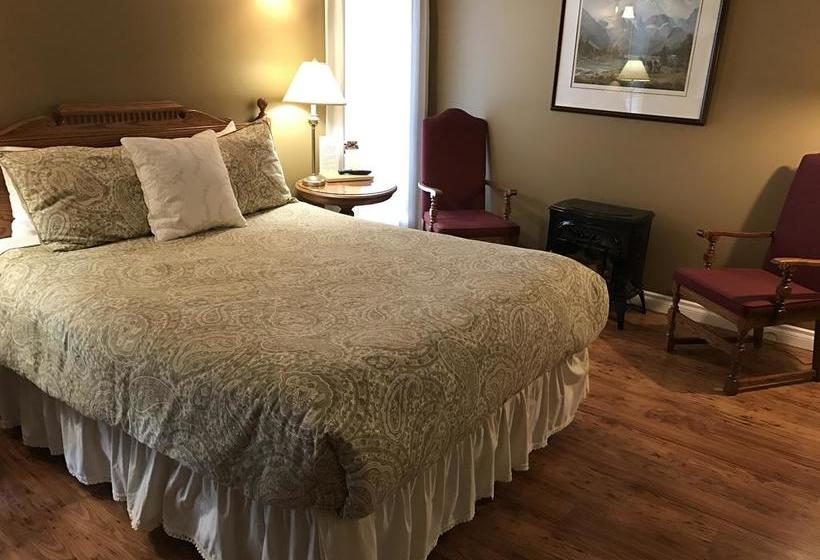 Bed and Breakfast Lady Macdonald Country Inn | Canmore | Alberta | Canada 13