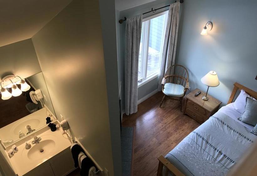 Bed and Breakfast Lady Macdonald Country Inn | Canmore | Alberta | Canada 16