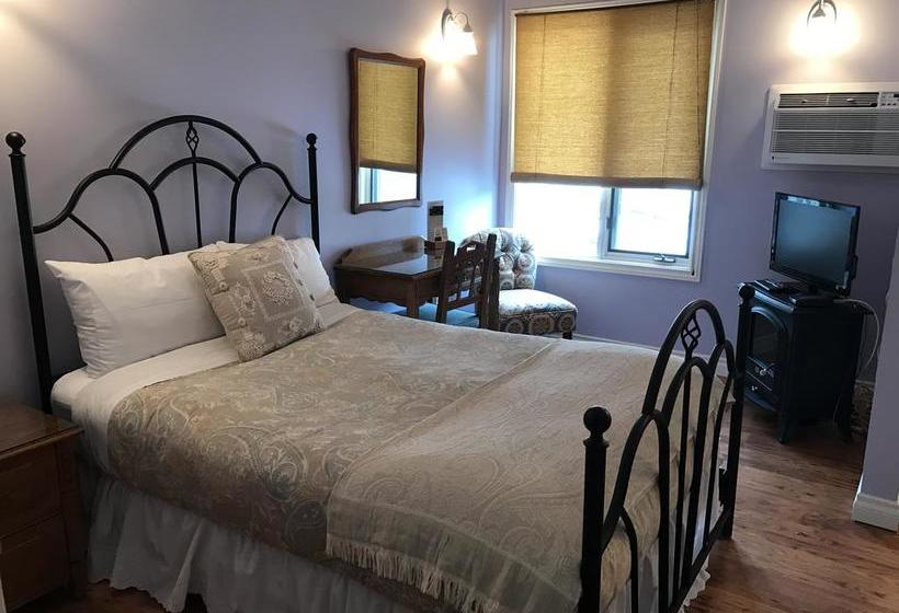 Bed and Breakfast Lady Macdonald Country Inn | Canmore | Alberta | Canada 18