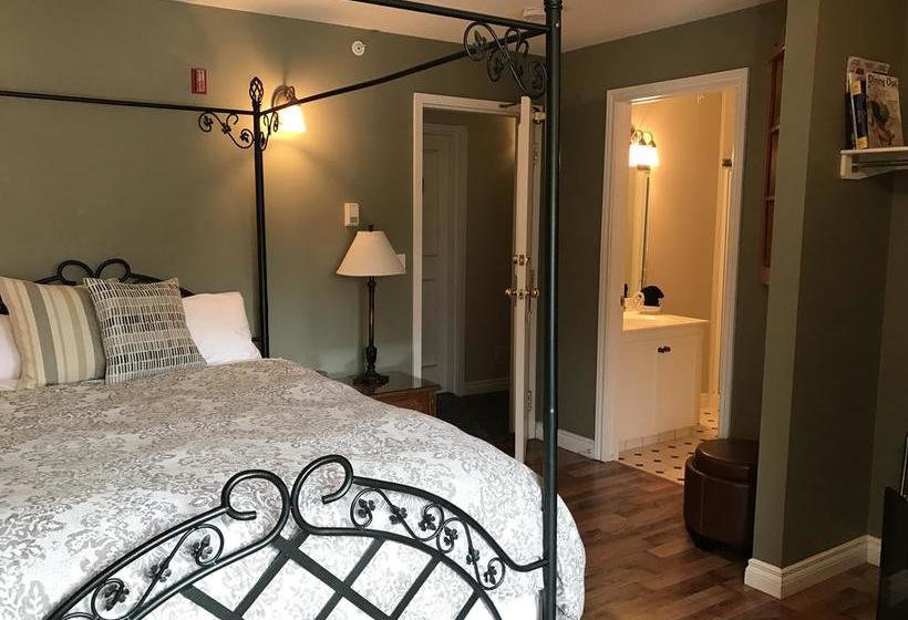 Bed and Breakfast Lady Macdonald Country Inn | Canmore | Alberta | Canada 6