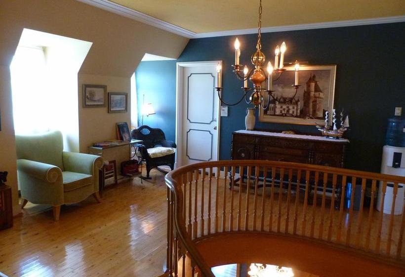 Bed and Breakfast Chateau Murdock Gite | Saguenay | Quebec | Canada 12