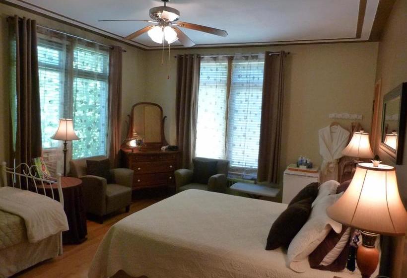 Bed and Breakfast Chateau Murdock Gite | Saguenay | Quebec | Canada 13