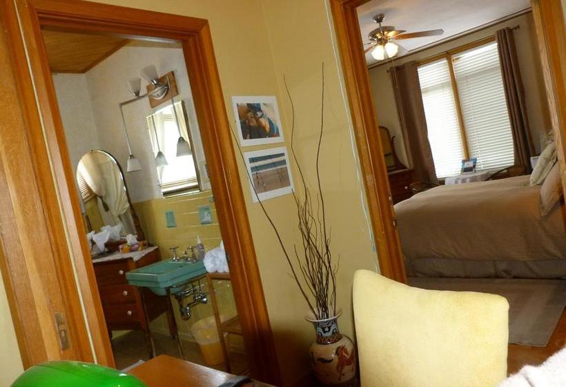 Bed and Breakfast Chateau Murdock Gite | Saguenay | Quebec | Canada 14