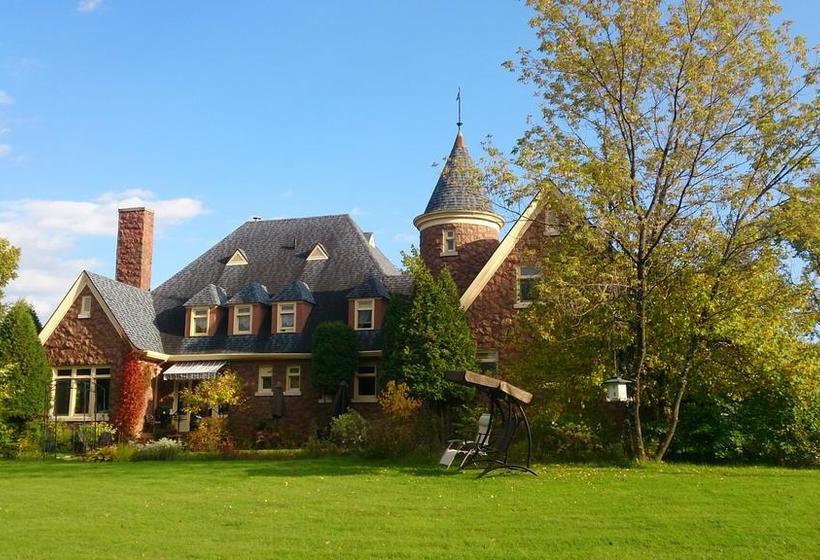 Bed and Breakfast Chateau Murdock Gite | Saguenay | Quebec | Canada 8