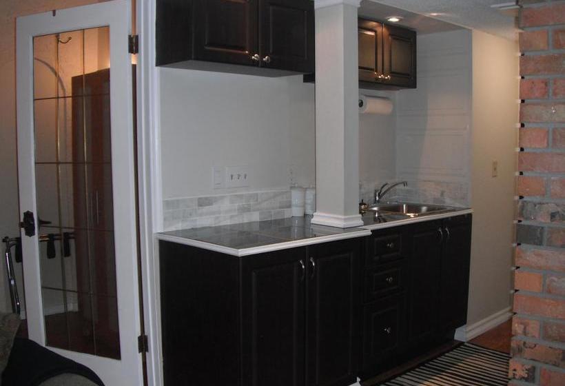 A Touch Of English B&b | Kelowna | British Columbia | Canada 11