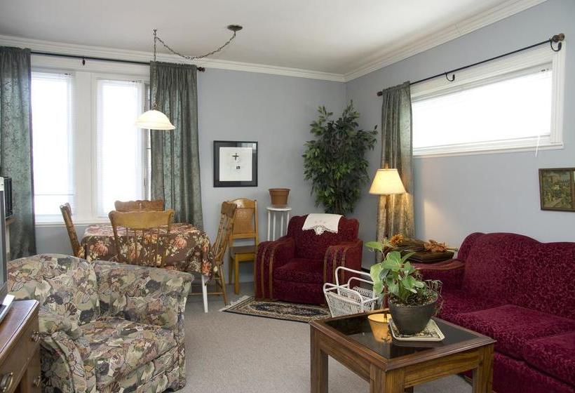 Bed and Breakfast La Maison Du Seminaire | Saguenay | Québec | Hôtels au Canada 10