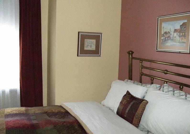 Bed and Breakfast La Maison Du Seminaire | Saguenay | Québec | Hôtels au Canada 13