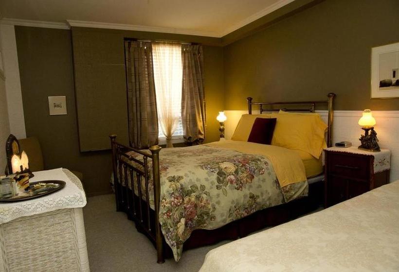 Bed and Breakfast La Maison Du Seminaire | Saguenay | Québec | Hôtels au Canada 2