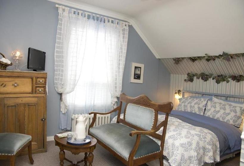 Bed and Breakfast La Maison Du Seminaire | Saguenay | Québec | Hôtels au Canada 3