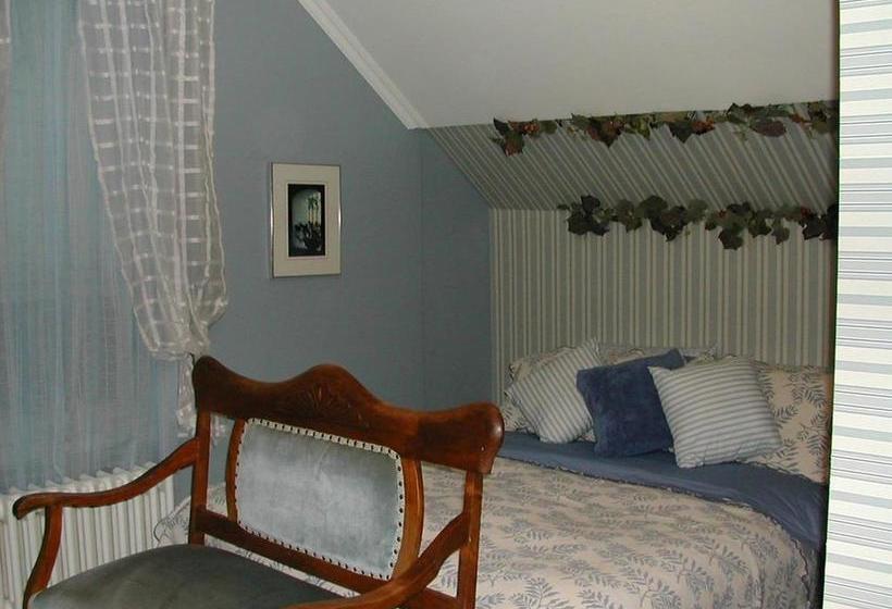 Bed and Breakfast La Maison Du Seminaire | Saguenay | Québec | Hôtels au Canada 6