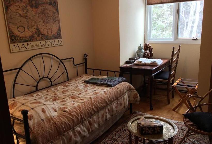 Bed and Breakfast Gite De Brouage | Gatineau | Quebec | Canada 13