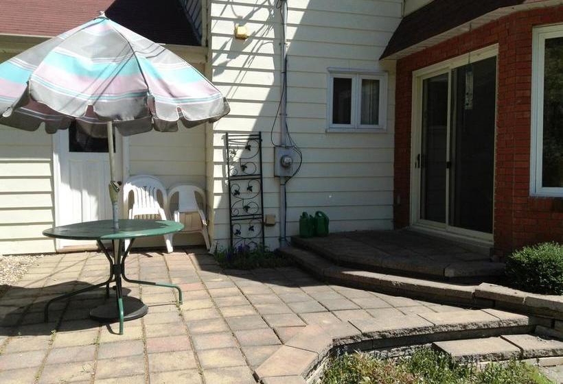 Bed and Breakfast Gite De Brouage | Gatineau | Quebec | Canada 2